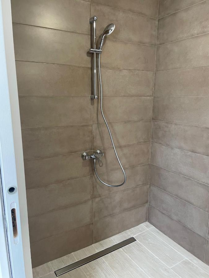 Maison Fleurs De Lys, Climatisee, Wifi Et Parking Privee Gratuit, Lave-Linge, Vernon Giverny Exterior photo