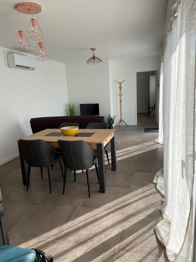 Maison Fleurs De Lys, Climatisee, Wifi Et Parking Privee Gratuit, Lave-Linge, Vernon Giverny Exterior photo