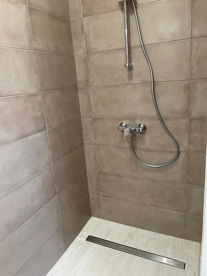 Maison Fleurs De Lys, Climatisee, Wifi Et Parking Privee Gratuit, Lave-Linge, Vernon Giverny Exterior photo